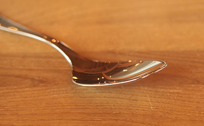 【頑張って送料無料！】燕三条製 至福のカレースプーン カレースプーンの最高峰。感動のすくいやすさと食べやすさ。カトラリーの聖地、燕の職人技でカレーの食感が見違えます！