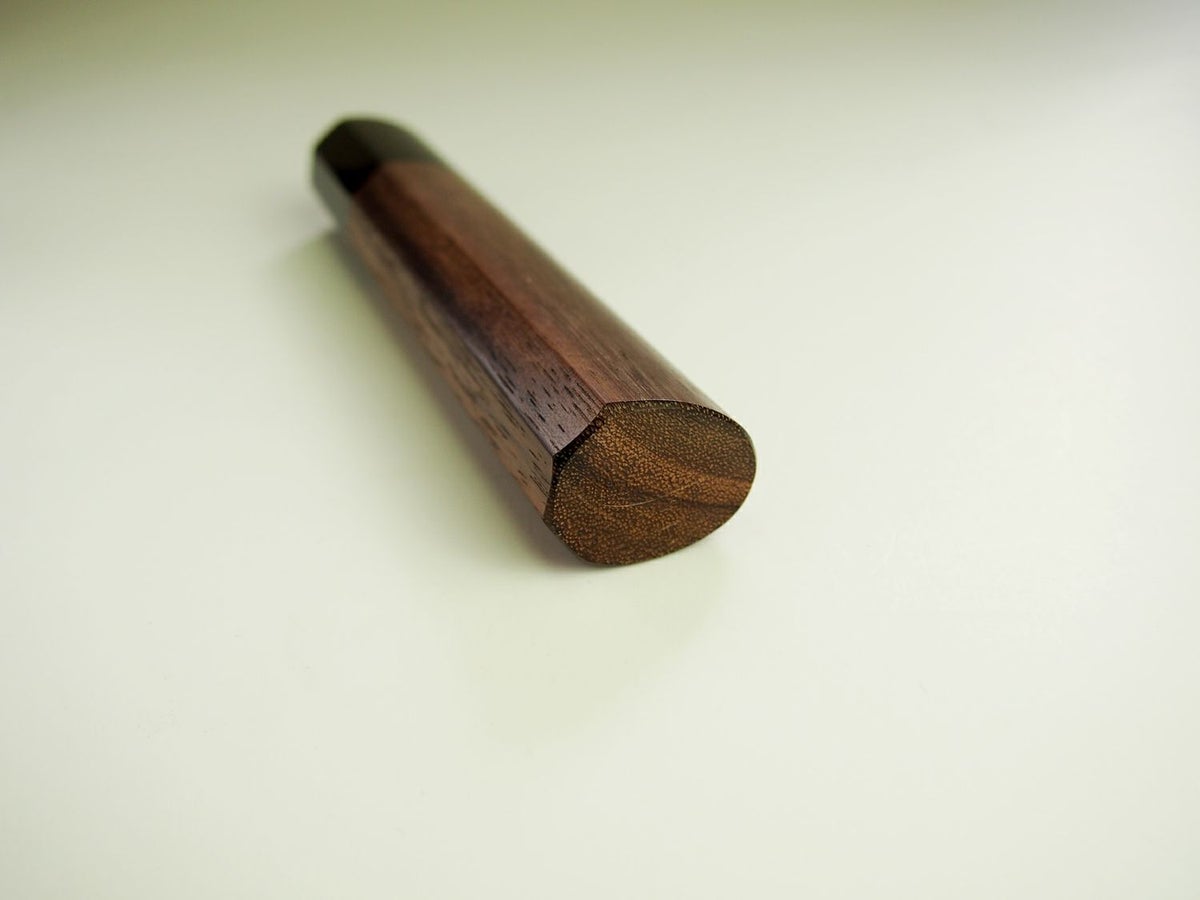 【頑張って送料無料！】【燕三条製】カネコ総業包丁柄黒水牛桂型変わり紫檀ペティ710071高級木柄の証、水牛桂耐朽性の高い紫檀ネコポス配送のため代引き、日時指定不可