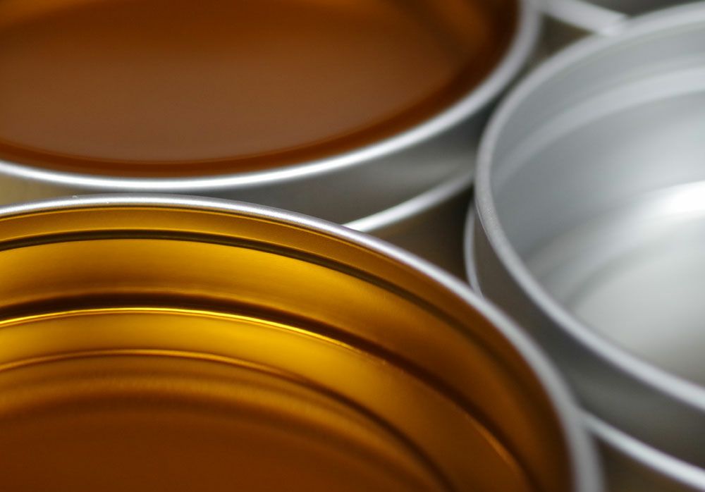 【頑張って送料無料!】尾山製材株式会社木工用みつろうクリーム40ｇ木工製品の塗装はもちろん、革製品・竹製品の保護にも使えるネコポスのため代引き、日時指定不可